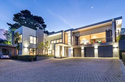 House For Sale in Constantia Upper, Cape Town