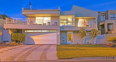 House For Sale in Bloubergstrand, Cape Town