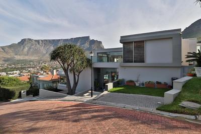 House For Sale in Tamboerskloof, Cape Town