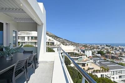 Apartment / Flat For Sale in Sea Point, Cape Town